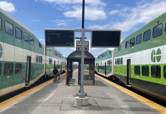 Trains in Ontario, Canada