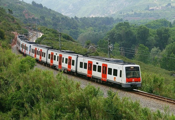 Double of 213 units approaching the Montserrat Aeri station (Monistrol de Montserrat)