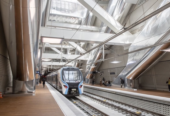 RER E train at Neuilly–Porte Maillot station