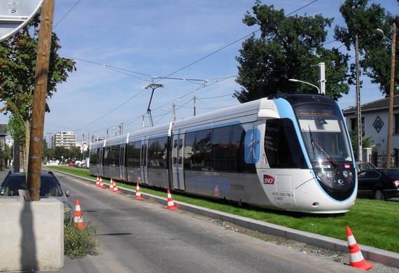 Tram-train U53700 in trials between République - Marx Dormoy and Léon Blum stations