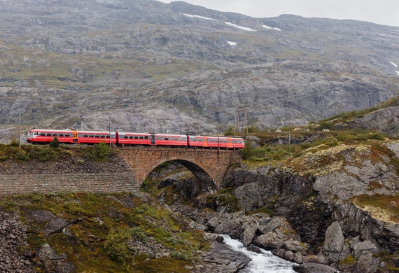 NSB train (type 69) on the Bergen railway