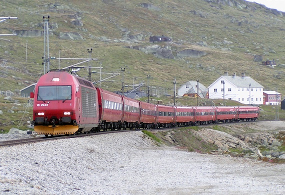 NSB El 18 train