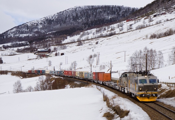 CargoNet El 16 2202 near Dombås